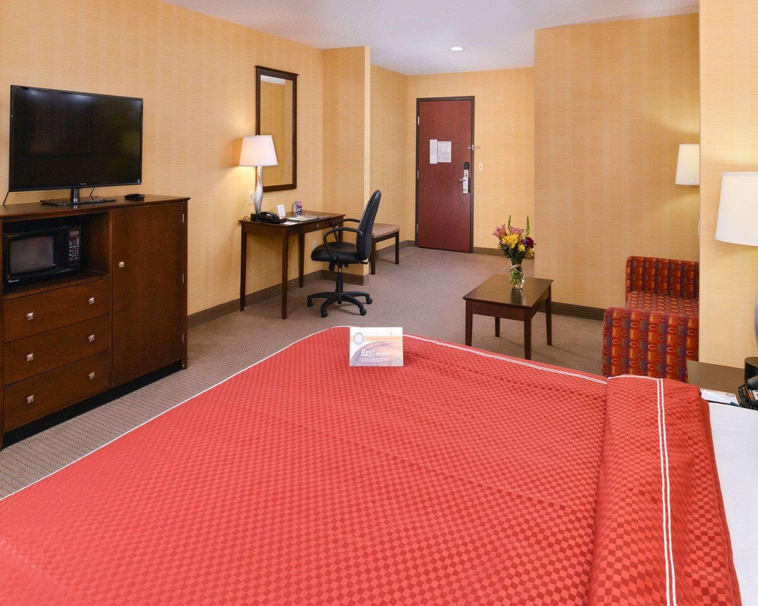 ควอลิตี้ สวีท Hotel สแตรทฟอร์ด ภายนอก รูปภาพ